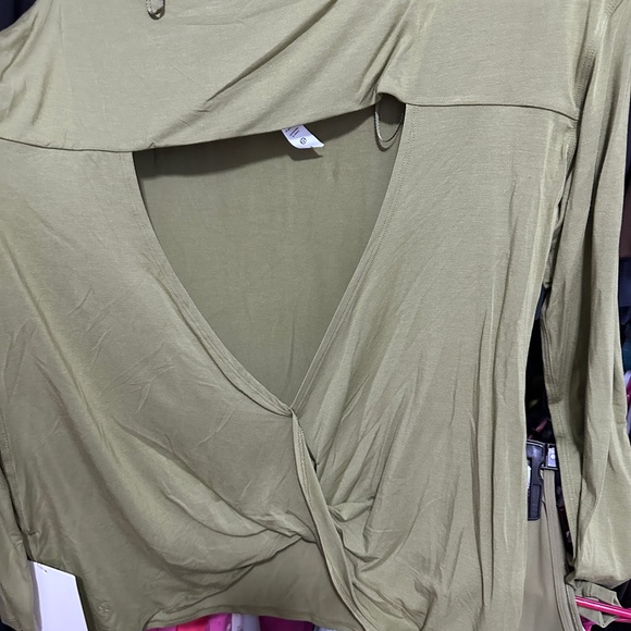 Size 8 open back - Picture 3 of 3